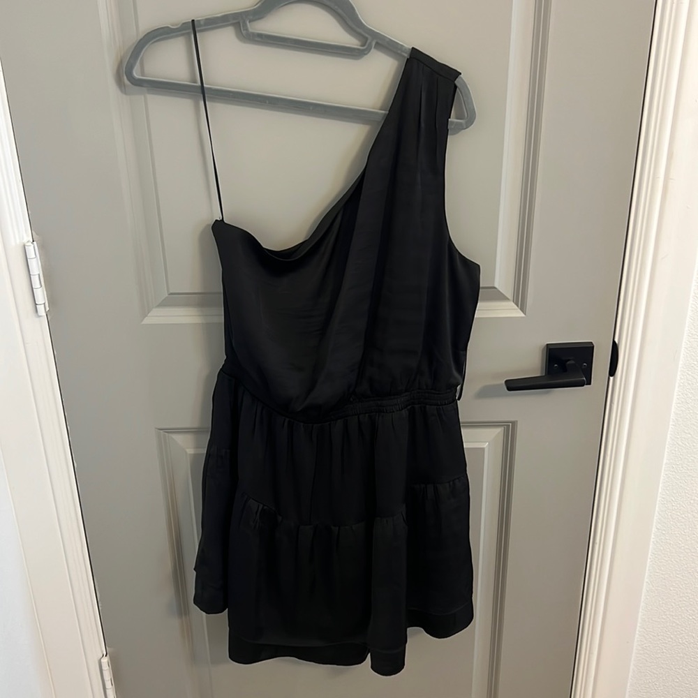 Black one shoulder Steve Madden mini dress. Size Large